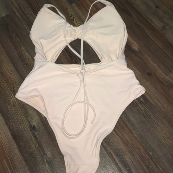 cutout aerie one piece - Picture 3 of 7
